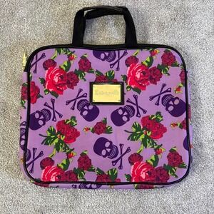 Betseyville by Betsey Johnson Skull & Red Rose Padded Laptop Bag Zip Case